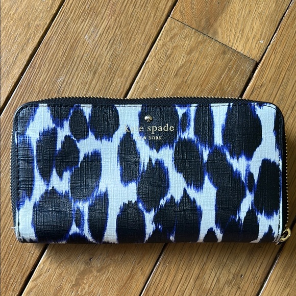 kate spade new york Emma Lane Fabric Lacey Wallet zipper - Picture 1 of 6